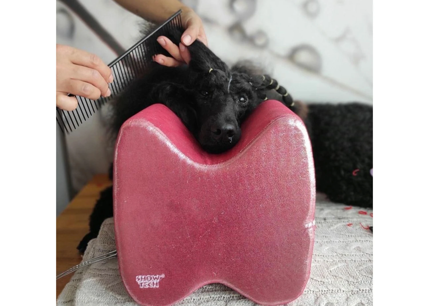 Show Tech Topknot Cushion Glitzy Purple - L 8 Show Tech Topknot Cushion Glitzy Purple - L - Image 8