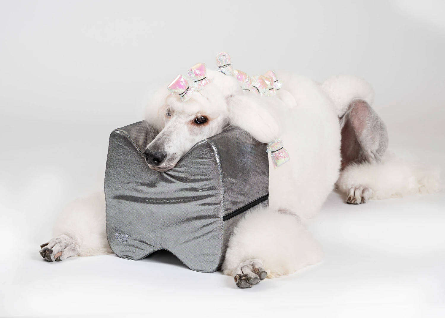 Show Tech Topknot Cushion Glitzy Black - L 3 Show Tech Topknot Cushion Glitzy Black - L - Image 3