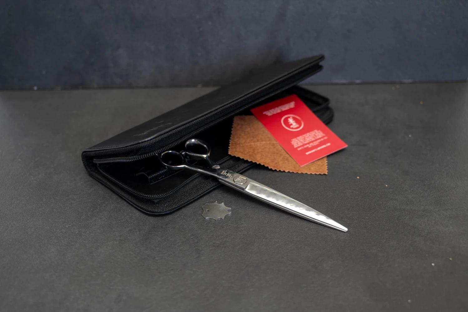 Yento Damascus Series Limited Edition 19cm - 7,5" Straight Scissors 4 Yento Damascus Series Limited Edition 19cm - 7,5" Straight Scissors - Image 4